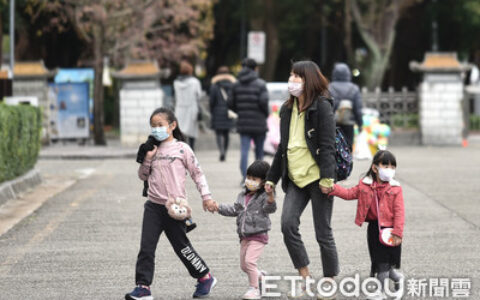 學生確診爆增、家長控「防疫保單」不賠照顧者　金管會說話了