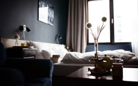 「防疫保單」擬從寬！輕症居家照顧理賠　2週內出爐